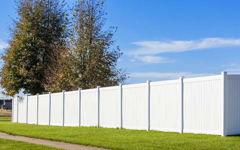 pvc vinyl garden fence installer Scotland